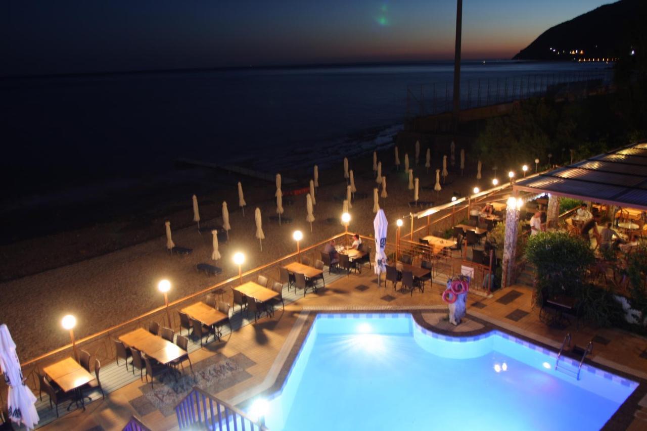 Pebble Beach Hotel Plomari Exterior photo