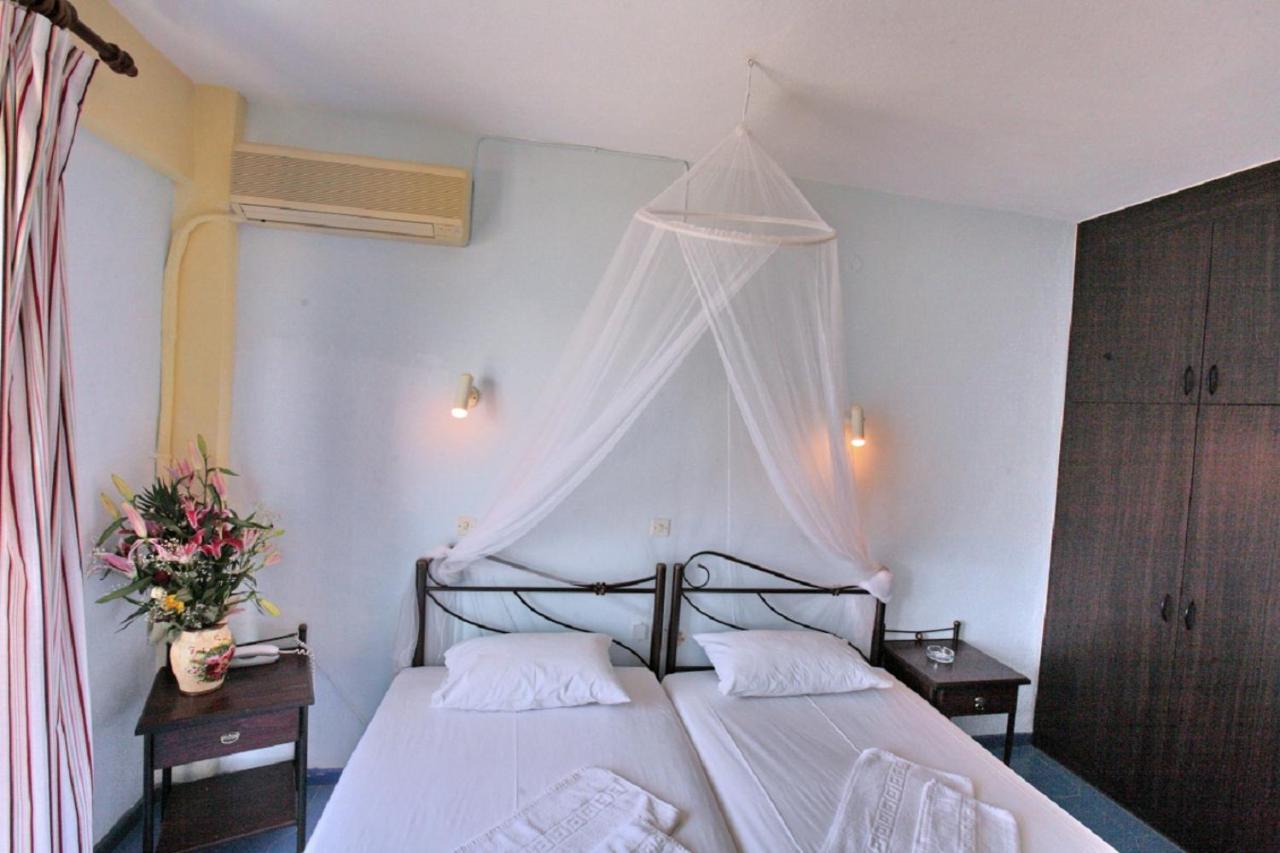 Pebble Beach Hotel Plomari Exterior photo