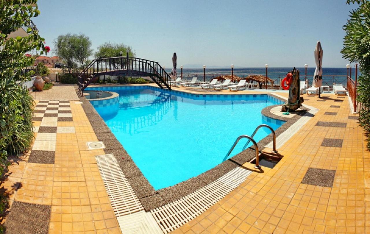 Pebble Beach Hotel Plomari Exterior photo