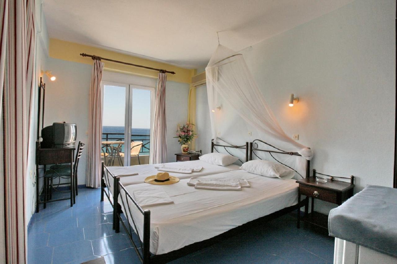 Pebble Beach Hotel Plomari Exterior photo